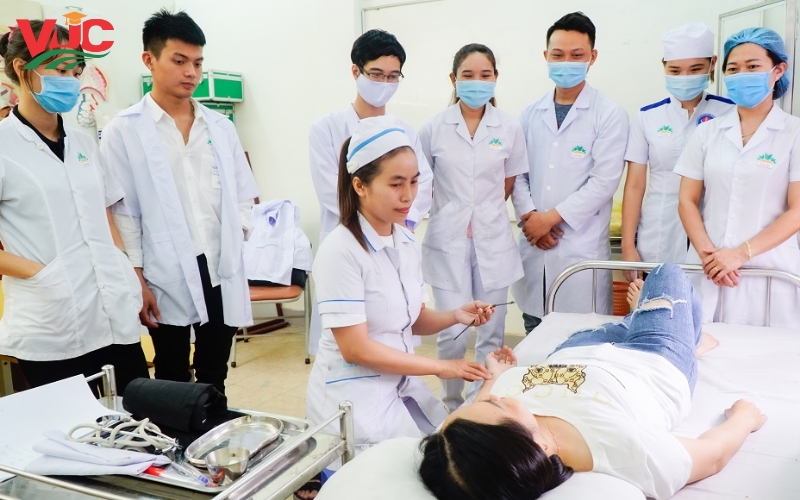 Tuyển sinh Trung cấp Y sĩ đa khoa mới nhất 2025 23 Cơ hội việc làm khi hoàn thành chương trình Trung cấp Y sĩ đa khoa