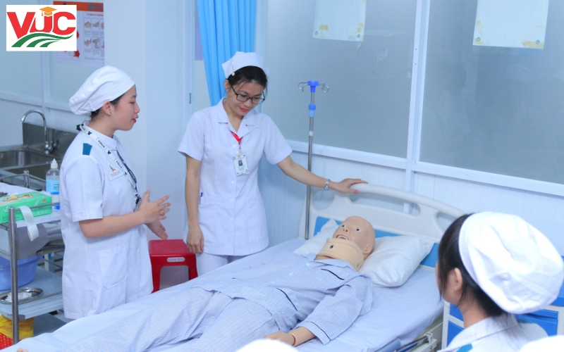 Tuyển sinh Trung cấp Y sĩ đa khoa mới nhất 2025 21 Trung cấp Y sĩ đa khoa là gì?