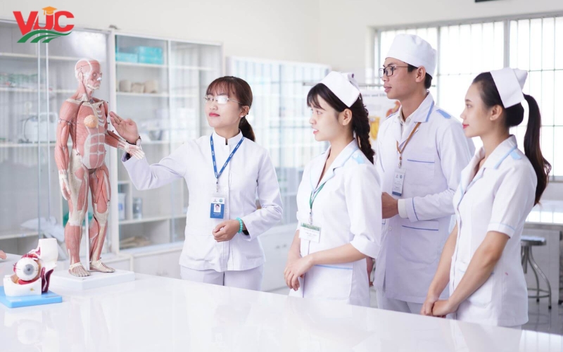 Tuyển sinh Trung cấp Điều dưỡng vừa học vừa làm mới nhất 23 Mục tiêu đào tạo Trung cấp Điều dưỡng Vừa học vừa làm
