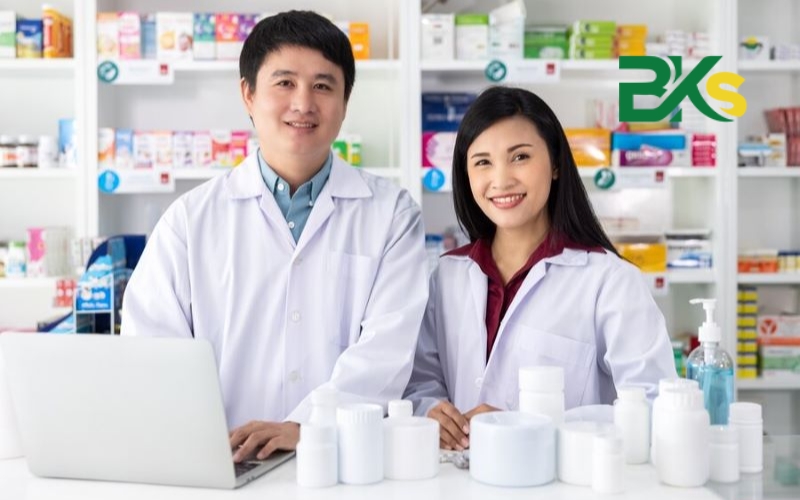 Điểm chuẩn Cao đẳng Dược 2025 là bao nhiêu? 6 Cơ hội nghề nghiệp của Cao đẳng Dược