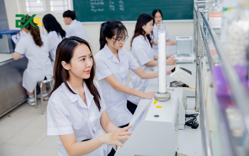 Điểm chuẩn Cao đẳng Dược 2025 là bao nhiêu? 22 Điểm chuẩn Cao đẳng Dược 2025