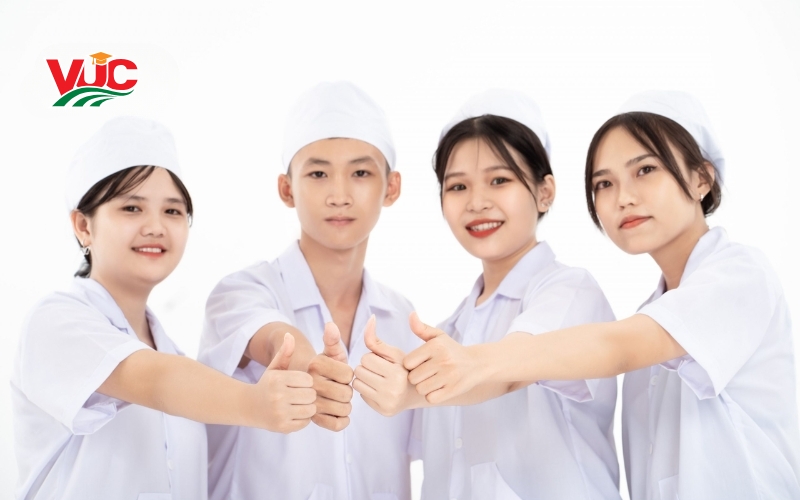 Điểm chuẩn Cao đẳng Điều dưỡng là bao nhiêu? Thi khối nào? 6 Cao đẳng Điều dưỡng thi khôi nào