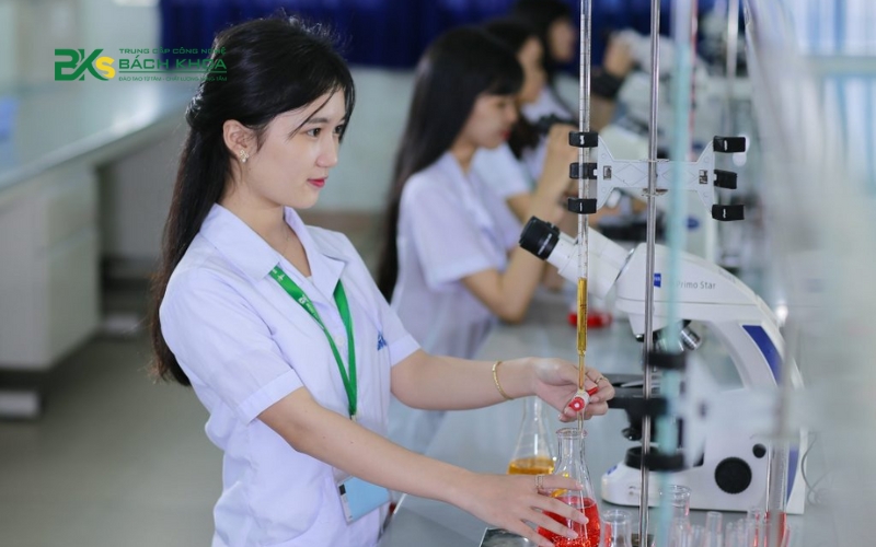 Cơ hội việc làm Trung cấp Dược