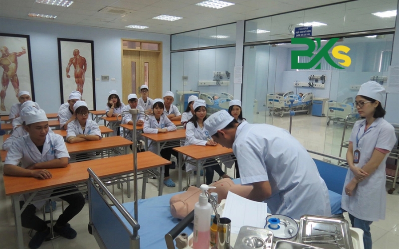 Có nên học Cao đẳng Y sĩ đa khoa năm 2025 không? 5 Có nên học Cao đẳng y sĩ đa khoa 2025