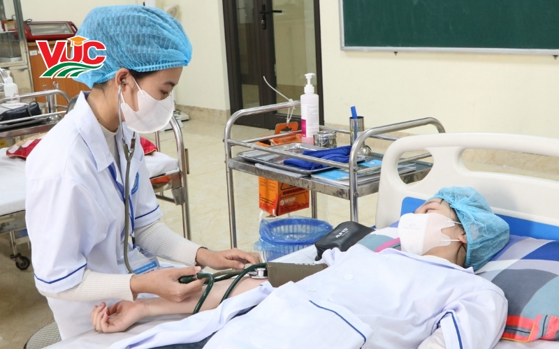 Có nên học Cao đẳng Y sĩ đa khoa năm 2025 không? 7 Thông tin tuyển sinh Cao đẳng Y sĩ đa khoa