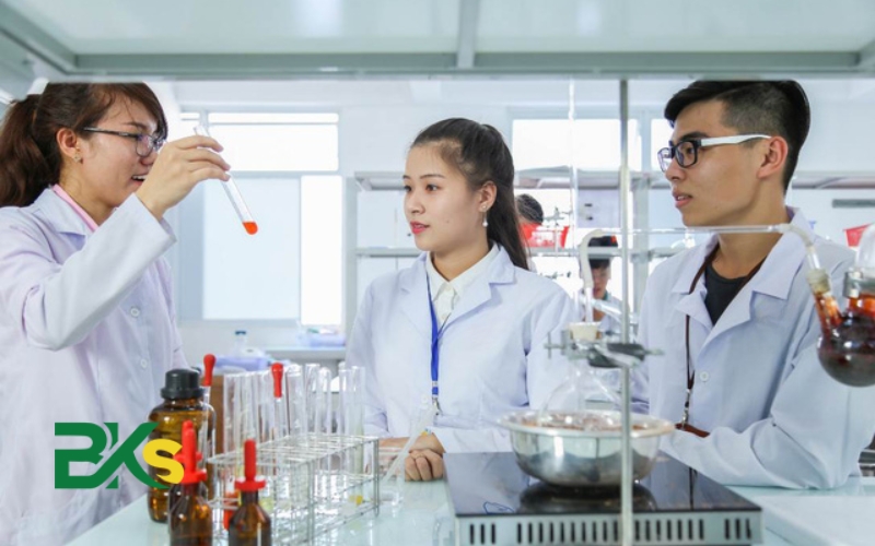 Giá trị văn bằng 2 Trung cấp Dược như thế nào? 7 Thông tin tuyển sinh văn bằng 2 Trung cấp Dược