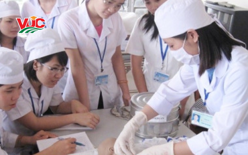 Thời gian học Cao đẳng Điều dưỡng là bao lâu? 6 Chương trình khung Cao đẳng Điều dưỡng