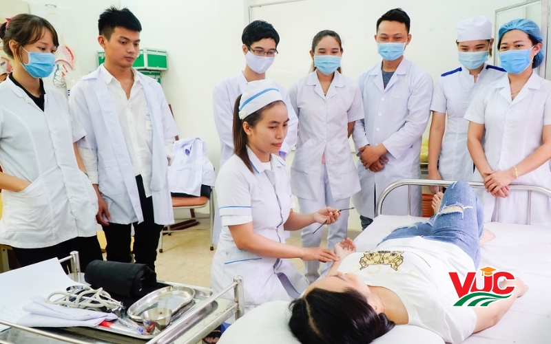 Tuyển sinh học Cao đẳng Y sĩ đa khoa vừa học vừa làm mới nhất 6 Sự thay đổi trong chính sách y sĩ đa khoa