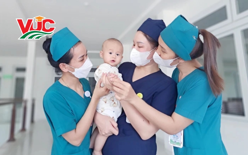 Học Cao đẳng Điều dưỡng trực tuyến có đảm bảo chất lượng? 5 Chương trình khung Cao đẳng Điều dưỡng trực tuyến