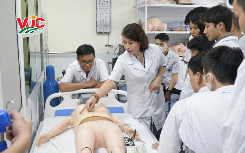 Giá trị bằng Cao đẳng Điều dưỡng vừa học vừa làm