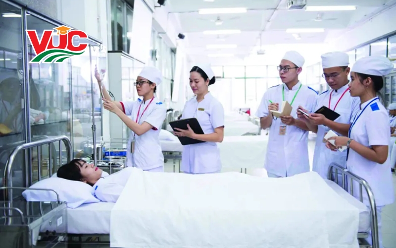 Học Cao đẳng Điều dưỡng trực tuyến có đảm bảo chất lượng? 7 Thông tin tuyển sinh Cao đẳng Điều dưỡng trực tuyến