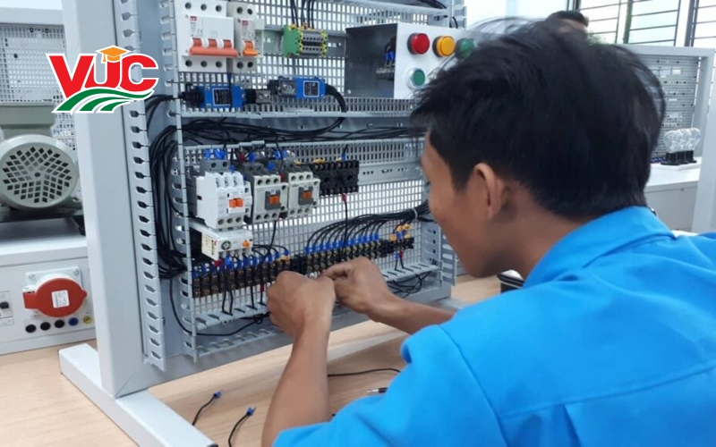 Thông tin tuyển sinh Trung cấp Điện công nghiệp