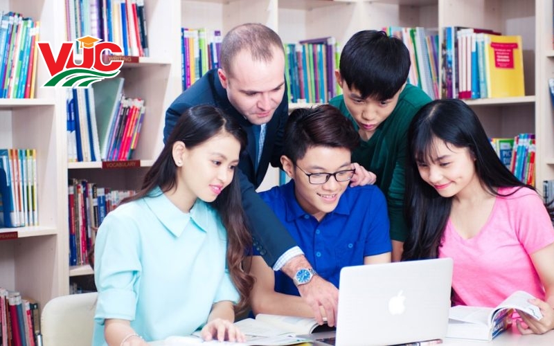 Lý do nên học Văn bằng 2 Trung cấp Tiếng Anh 7 Thông tin tuyển sinh Văn bằng 2 Trung cấp Tiếng Anh