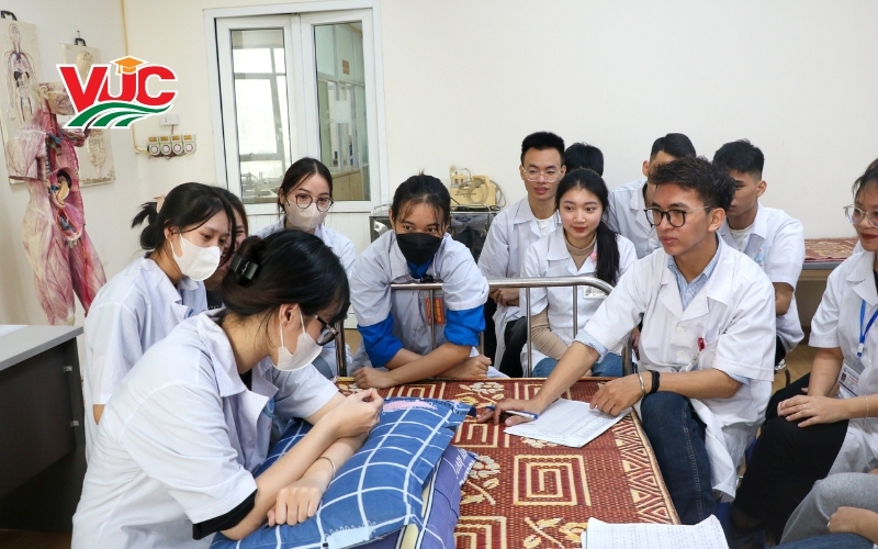 Học Trung cấp Y học cổ truyền vừa học vừa làm ở đâu uy tín? 5 Ưu điểm khi học Trung cấp Y học cổ truyền vừa học vừa làm