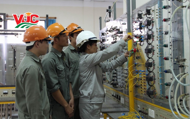 Thông tin tuyển sinh Trung cấp Điện Công nghiệp