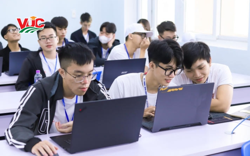 Trung cấp Công nghệ Thông tin vừa học vừa làm