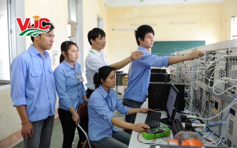 Thời gian học Trung cấp Điện Công nghiệp bao lâu? 5 Những yếu tố làm chênh lệch thời gian học Trung cấp Điện Công nghiệp