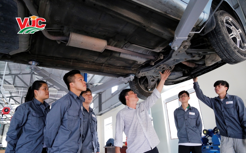 Tiêu Chí Bắt Buộc Của Một Trường Công nghệ Kỹ thuật Ô tô