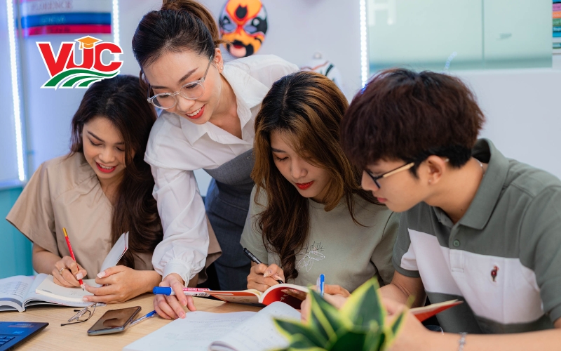 Học Trung cấp Tiếng Trung bao lâu có bằng? 