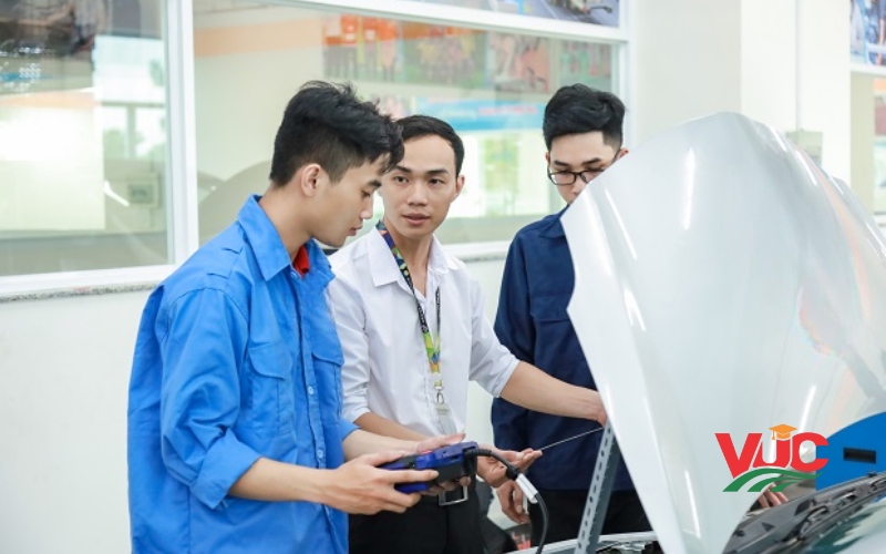 Trường Công nghệ Kỹ thuật Ô tô uy tín? 5 Trung cấp Công nghệ Ô tô tại Trung cấp Bách Khoa Việt Úc