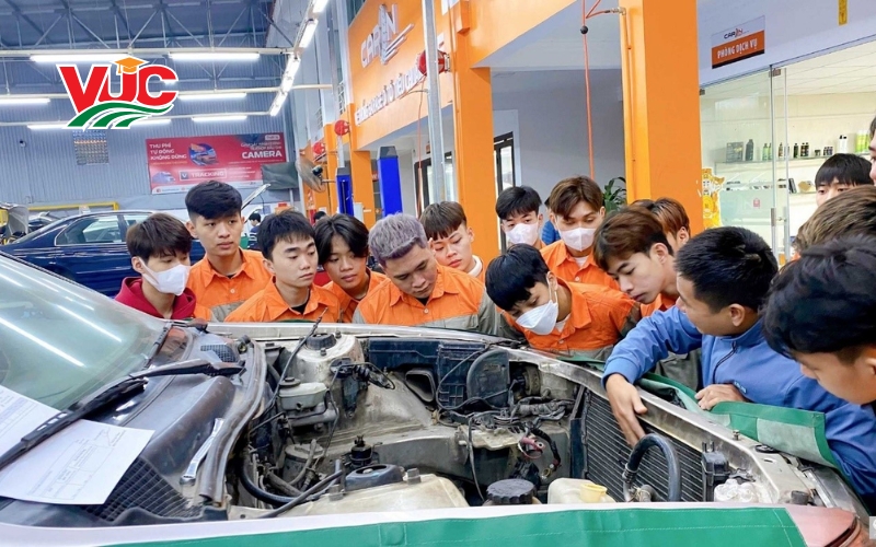 Chương trình khung Trung cấp Công nghệ Ô tô Từ xa