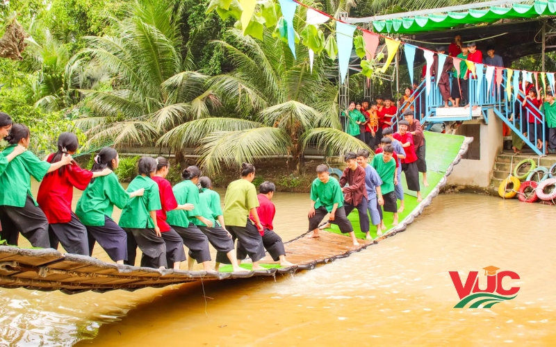 Nên chọn Trung cấp Hướng dẫn Du lịch
