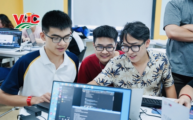 Chi phí học từ xa Trung cấp Công nghệ Thông tin là bao nhiêu? 7 Thông tin tuyển sinh học từ xa Trung cấp Công nghệ Thông tin