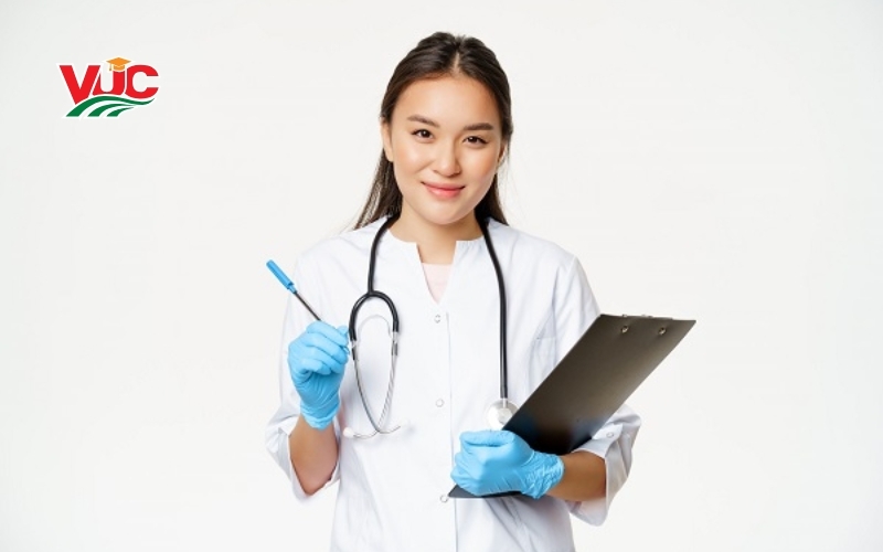 Mức thu nhập và cơ hội khi liên thông Cao đẳng Y sĩ đa khoa 6 Mức thu nhập sau khi liên thông Cao đẳng Y sĩ đa khoa