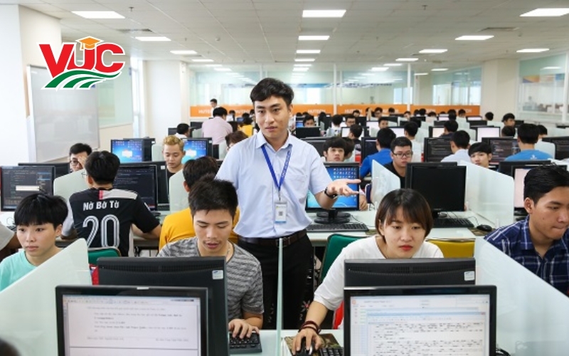 Học Trung cấp Công nghệ Thông tin: Mức thu nhập và cơ hội việc làm 6 Cơ hội việc làm của sinh viên Trung cấp Công nghệ Thông tin