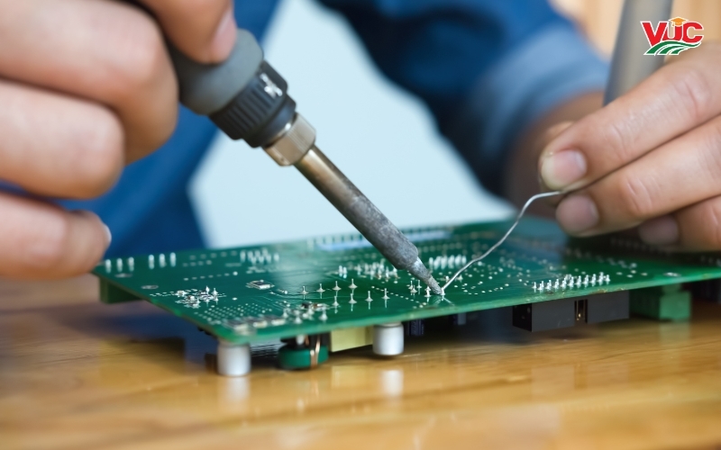 Thông tin tuyển sinh Trung cấp Điện tử Công nghiệp