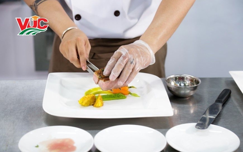 Thông tin tuyển sinh Trung cấp Kỹ thuật chế biến món ăn