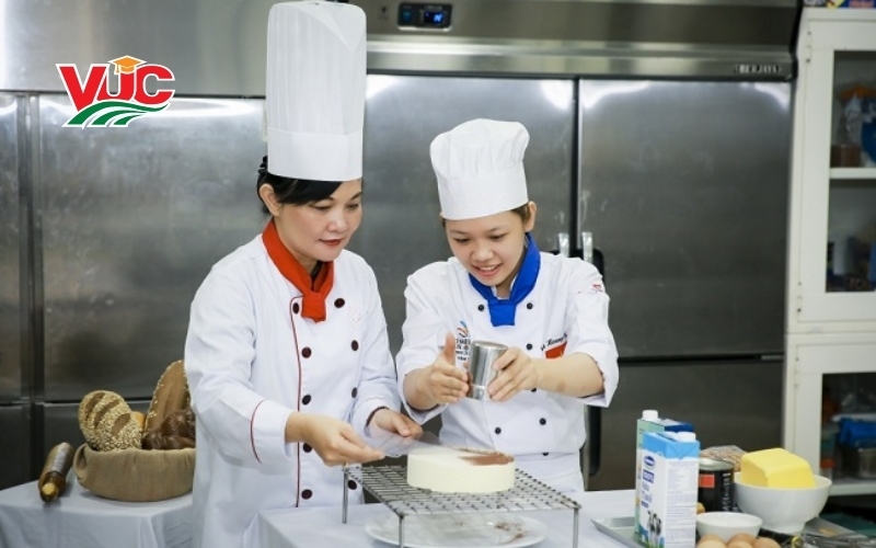 Tại sao nên học Trung cấp Kỹ thuật chế biến món ăn?