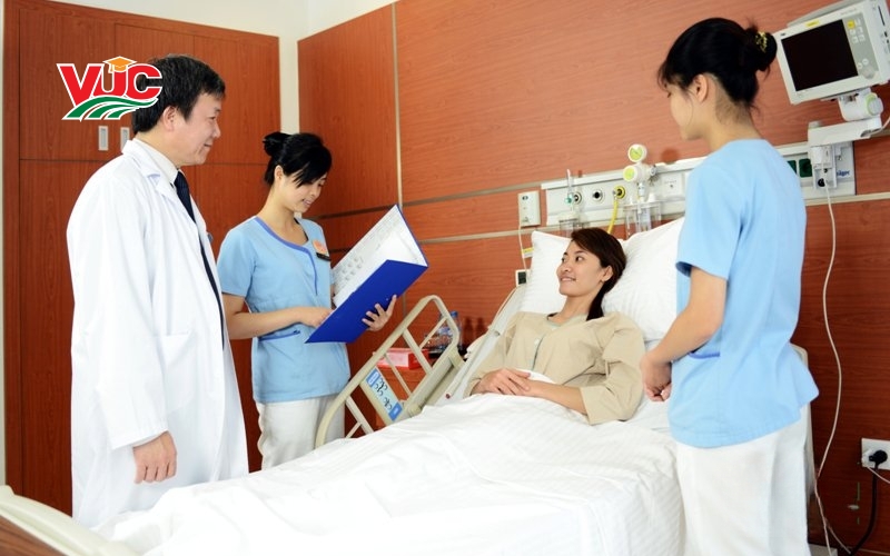 Cao đẳng Điều dưỡng 2026 lấy bao nhiêu điểm? Nên học ở đâu? 5 Dự đoán Cao đẳng Điều dưỡng 2026 lấy bao nhiêu điểm?