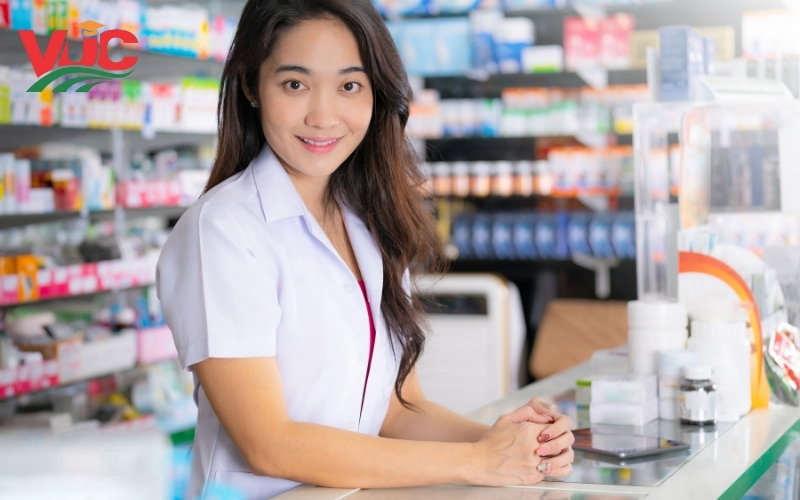 Đăng ký khóa học Trung cấp ngành Dược Từ xa dành cho người đi làm