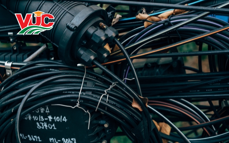 Học phí Trung cấp Điện Công nghiệp vừa học vừa làm 2026? 5 Tại sao mức học phí Trung cấp Điện Công nghiệp vừa học vừa làm lại "hời" hơn bạn nghĩ?