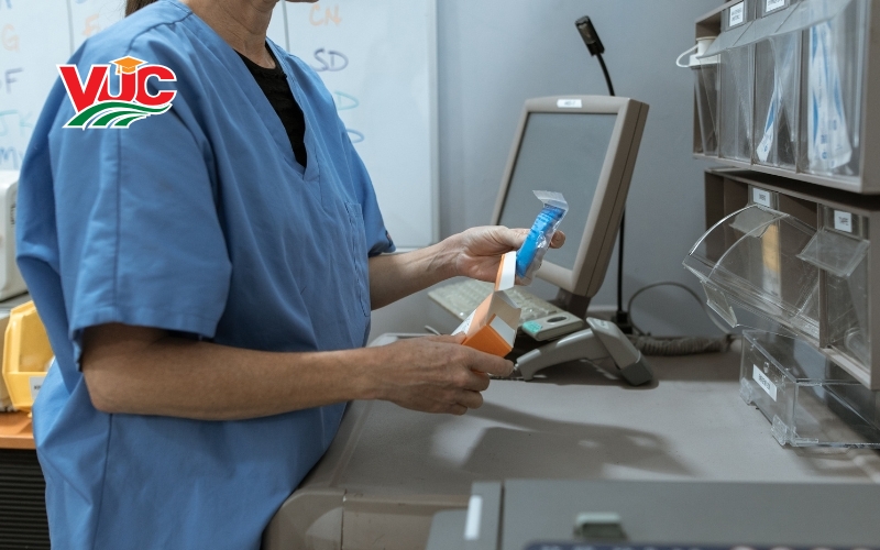 Học từ xa Trung cấp Điều dưỡng