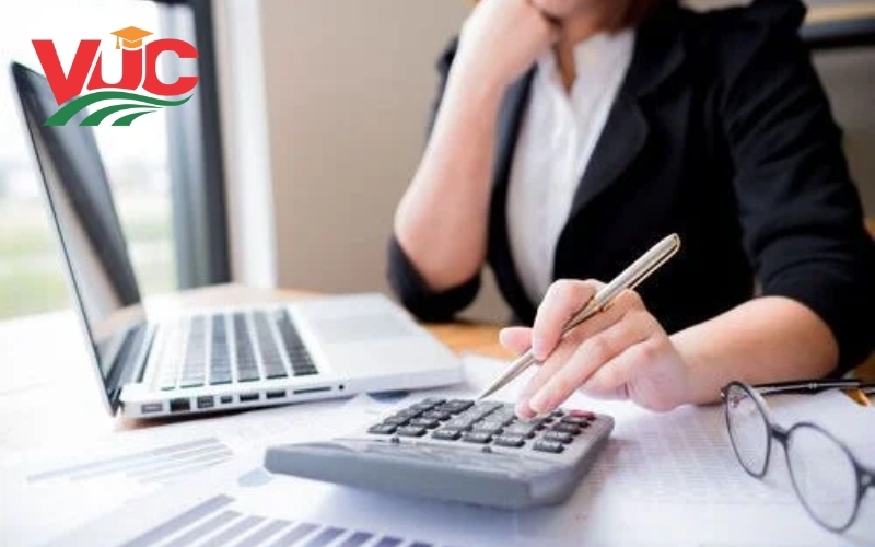 Chương trình vừa học vừa làm ngành Kế toán cho người bận rộn 5 Lợi ích khi chọn vừa học vừa làm ngành kế toán năm 2026