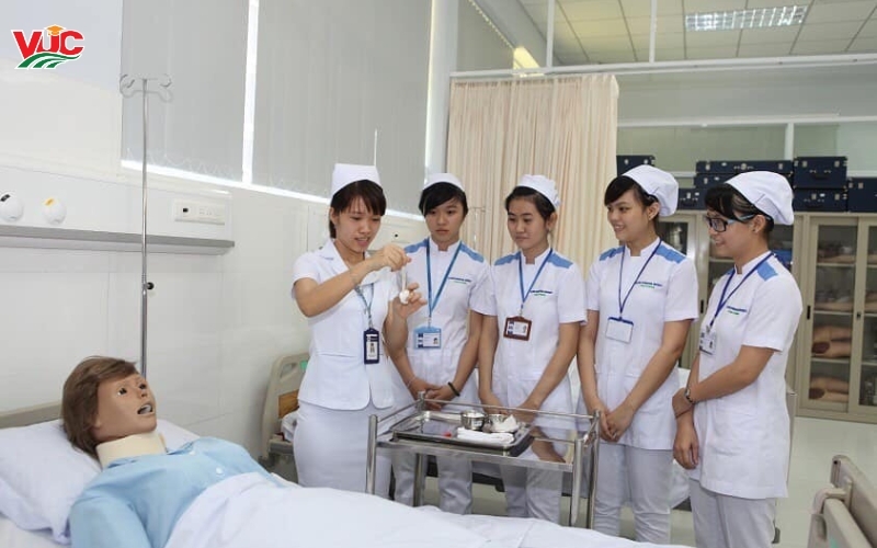 Thông tin tuyển sinh học Trung cấp từ xa ngành Điều dưỡng