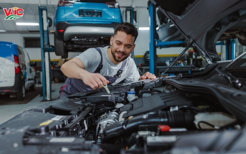 Các trường đào tạo ngành Công nghệ Ô tô vừa học vừa làm khu vực Sài Gòn 6 Top các trường đào tạo ngành Công nghệ ô tô uy tín tại Sài Gòn