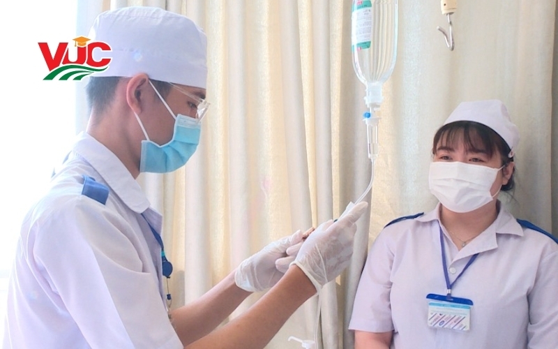 Giá trị thực tế của tấm bằng Trung cấp Điều dưỡng vừa học vừa làm
