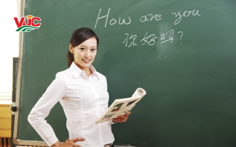 Tại sao nên chọn hệ Văn bằng 2 thay vì học trung tâm bên ngoài?