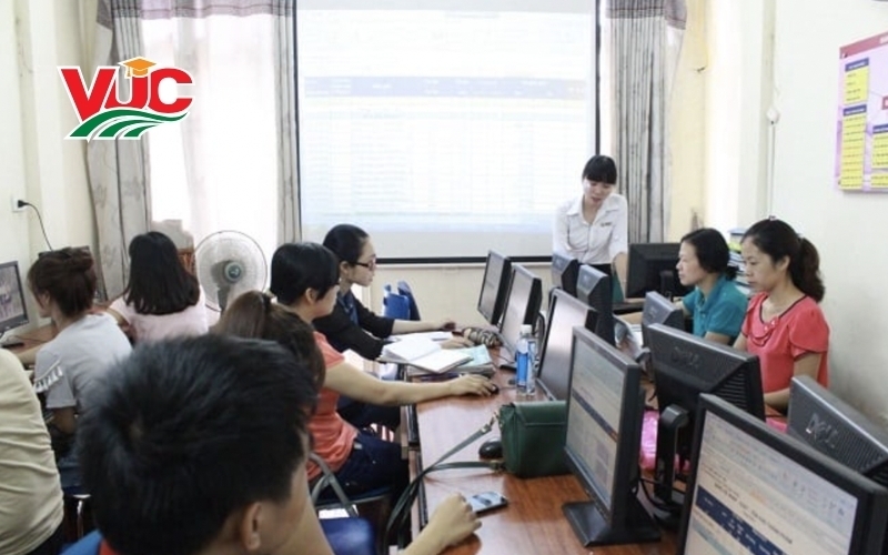 Thời gian học Cao đẳng Quản trị doanh nghiệp vừa và nhỏ mất bao lâu?
