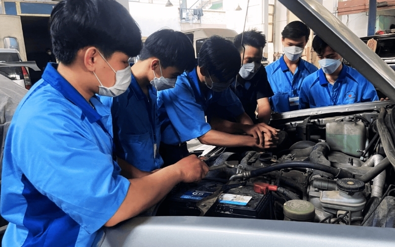 Thời gian học Trung cấp ngành Công nghệ Ô tô bao lâu?