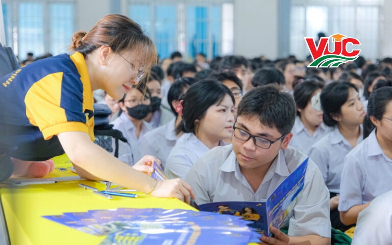 Điều kiện đầu vào tại các trường trung cấp xét học bạ có khó không?