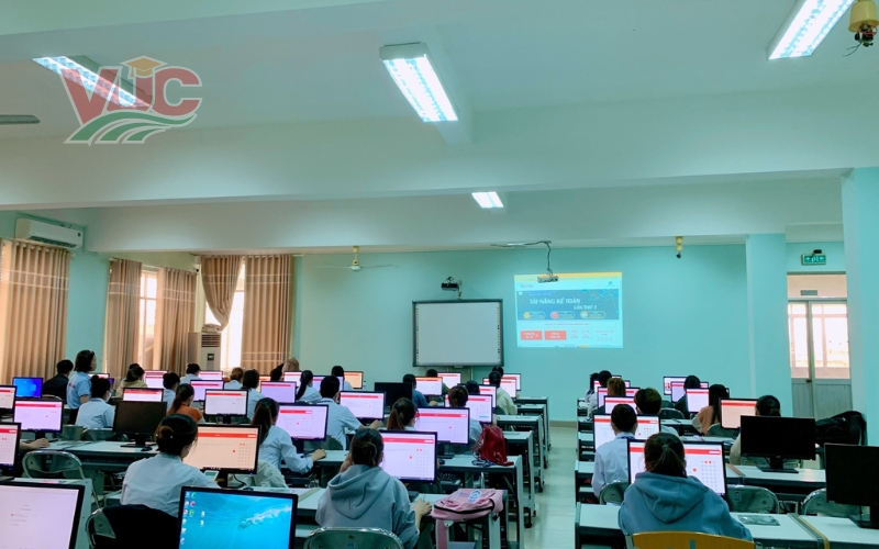 Bằng cấp của khóa học online ngành kế toán cuối tuần có giá trị không?