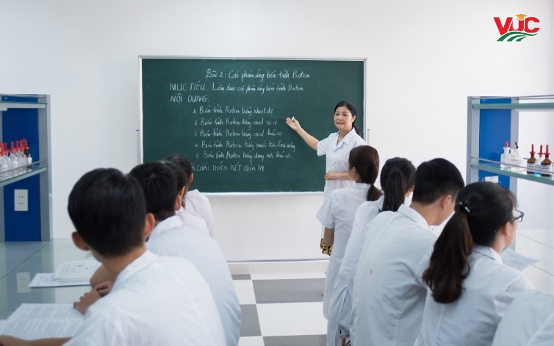 Quy định về điều kiện liên thông Trung cấp lên Đại học ngành Điều dưỡng