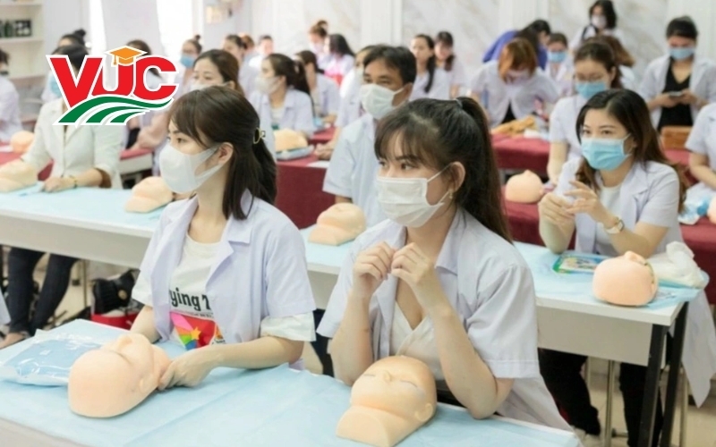Giá trị thực tế khi lựa chọn trường đào tạo Trung cấp Chăm sóc sắc đẹp cuối tuần uy tín