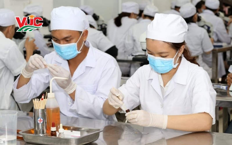 Điều kiện tham gia xét học bạ ngành Dược gồm những gì?