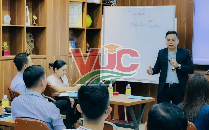 Nên chọn học trung cấp Quản trị doanh nghiệp vừa và nhỏ ở đâu uy tín?
