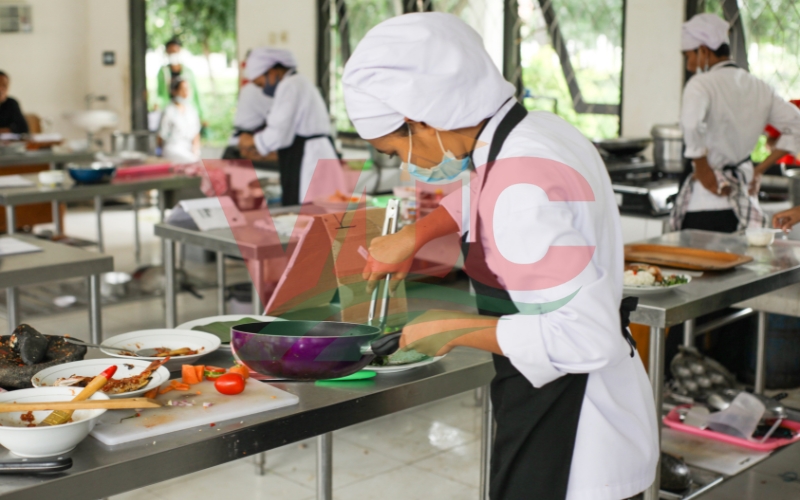vi sao nen dang ky trung cap nau an online tai truong VUC